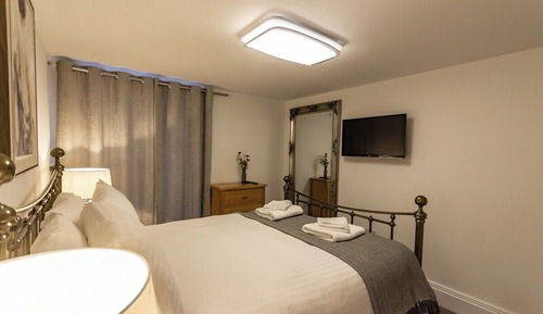 Casa (2 Bedrooms)