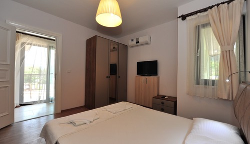 Habitación Deluxe doble, 1 cama de matrimonio grande, baño privado, vistas al jardín