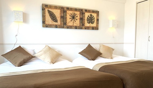 Suite familiar (Brown 8, for 8 people)