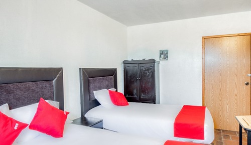 Habitación triple (1 Double Bed and 1 Twin Bed #3)