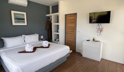 Habitación Deluxe doble, 1 cama de matrimonio grande, terraza, vistas parciales al mar