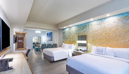 Suite, varias camas, no fumadores, vistas al mar (Balcony)