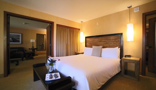 Suite, varias camas, balcón, junto al lago