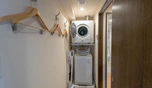 Habitación básica con 2 camas individuales