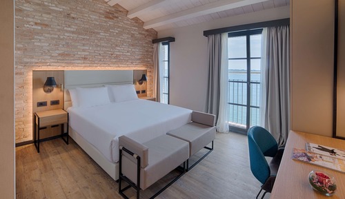 Suite junior, vistas a la laguna (Extra Bed 3 adults)