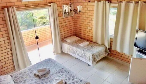 Habitación familiar doble, vistas a la piscina