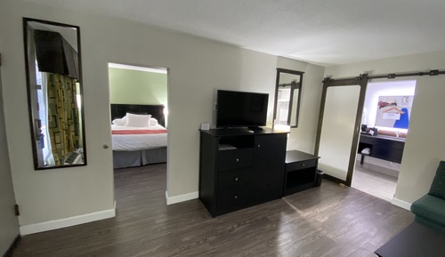 Double Queen Suites