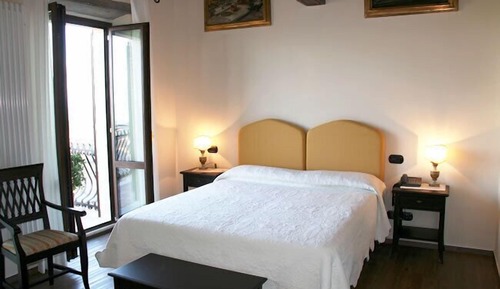 Suite junior, balcón