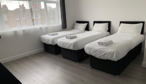 Estudio estándar, baño privado (Quad )