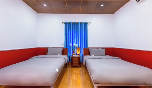 Habitación superior con 1 cama doble o 2 individuales