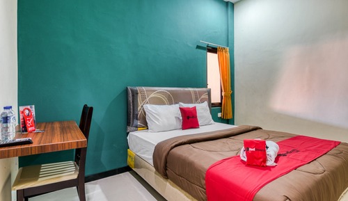 Habitación doble (RedDoorz)