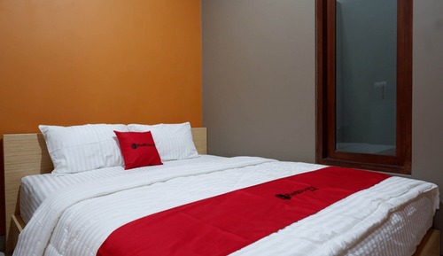 Habitación doble (RedDoorz)