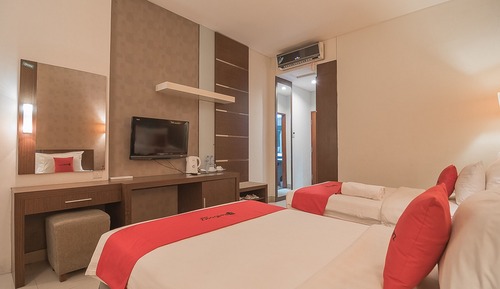 Habitación Deluxe con 2 camas individuales (RedDoorz)