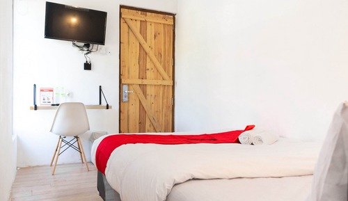 Habitación doble (RedDoorz)