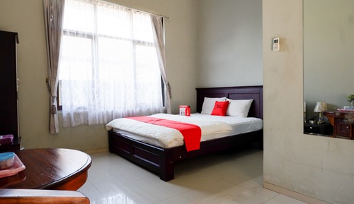 Habitación doble (RedDoorz)