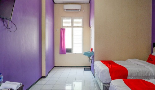 Habitación Deluxe (RedDoorz)