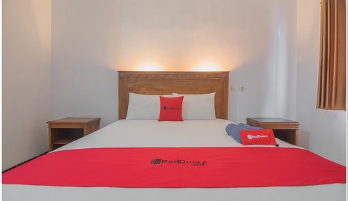Habitación doble (RedDoorz)