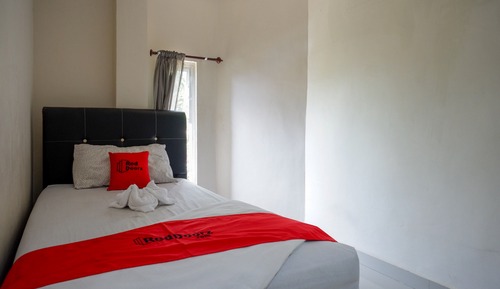 Habitación familiar (RedDoorz)
