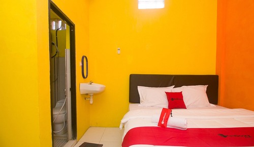 Habitación doble (RedDoorz)