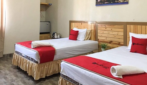 Habitación Premium con 2 camas individuales (RedDoorz)