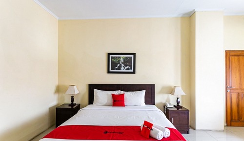 Habitación doble (RedDoorz)