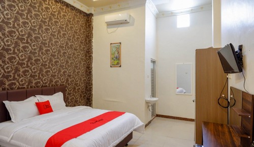 Habitación doble (RedDoorz)