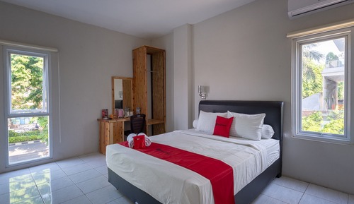 Habitación doble (RedDoorz)