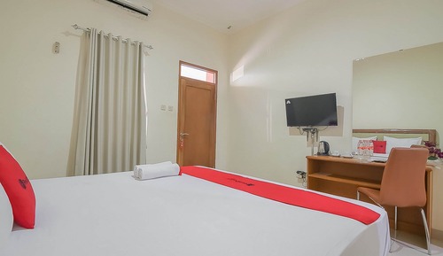 Habitación doble (RedDoorz)