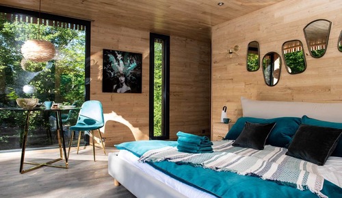 Suite de diseño, 1 cama de matrimonio grande, bañera de hidromasaje (Charlotte Perrot Oplumes)