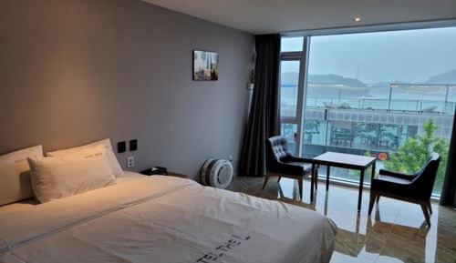 Room (Deluxe City View)