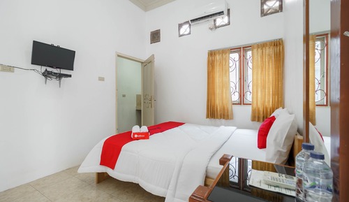 Habitación doble (RedDoorz)