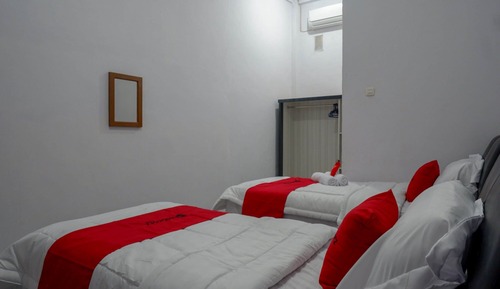 Habitación con 2 camas individuales (RedDoorz)