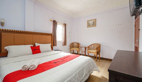 Habitación doble (RedDoorz)