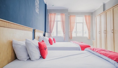 Habitación familiar (RedDoorz)