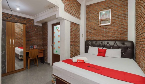 Habitación doble (RedDoorz)