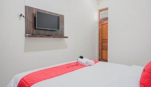 Habitación doble (RedDoorz)