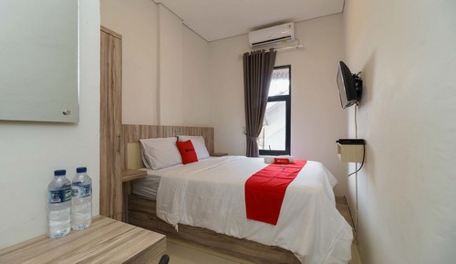 Habitación doble (RedDoorz)