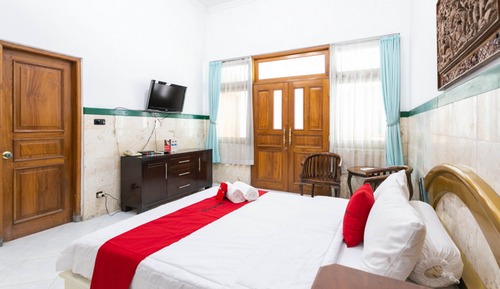 Habitación doble (RedDoorz)