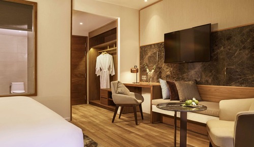 Studio Sea View King Room with Balcony
