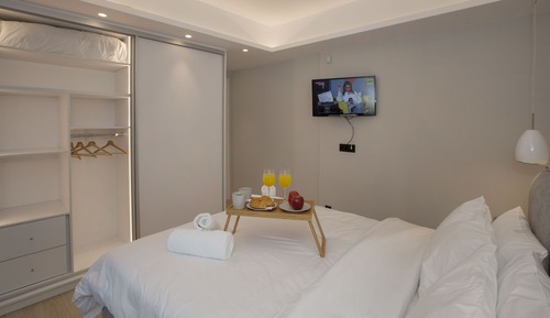Apartamento de diseño, 1 habitación, balcón (1)