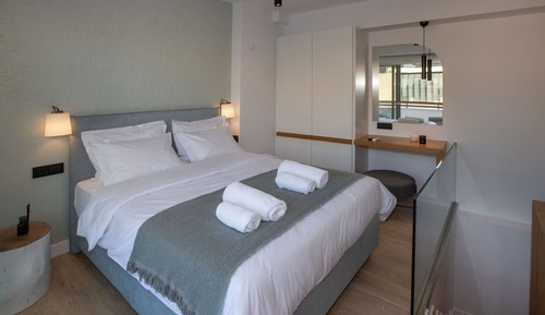 Ático de lujo, 1 habitación, bañera de hidromasaje, vistas a la ciudad (5&6)