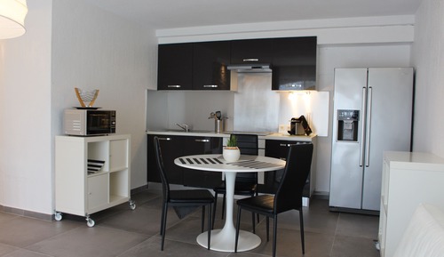 Apartamento, acceso a la piscina, planta baja (Patio, No 27)