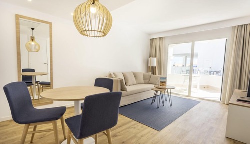 Suite, vistas parciales al mar (2 Adults)