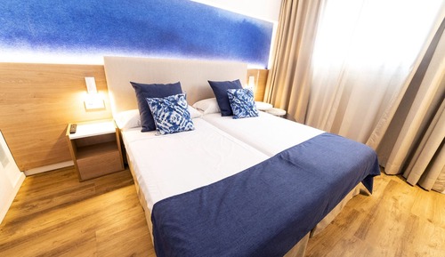 Suite, vistas a la piscina (2 Adults)