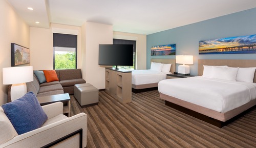 Suite estudio, accesible para personas con discapacidad, bañera (2 Queen Beds with Sofa Bed)