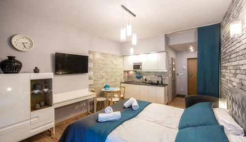 Estudio (006 with SPA, Pool access)