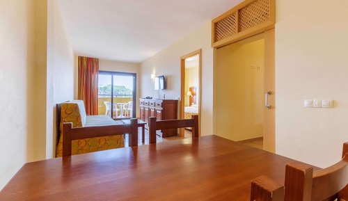 Apartamento de 2 dormitorios (2 adultos + 2 niños)