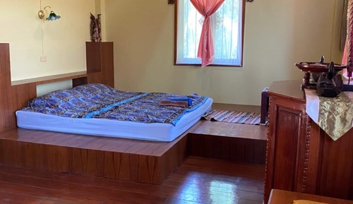 Deluxe Room with Garden View