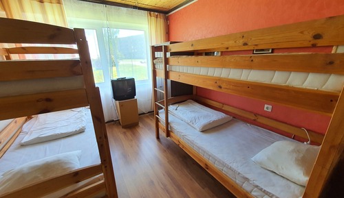 Habitación básica, baño compartido (six beds)