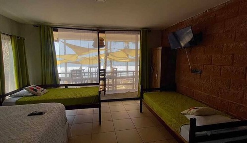 Habitación cuádruple panorámica, terraza, mirando al mar